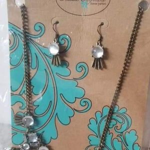 Initial Outfitters set